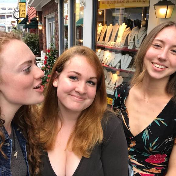 Meet your Posher, Kate - Picture 1 of 1